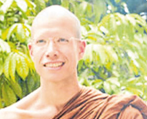 81亿美元留不住儿子出家的心